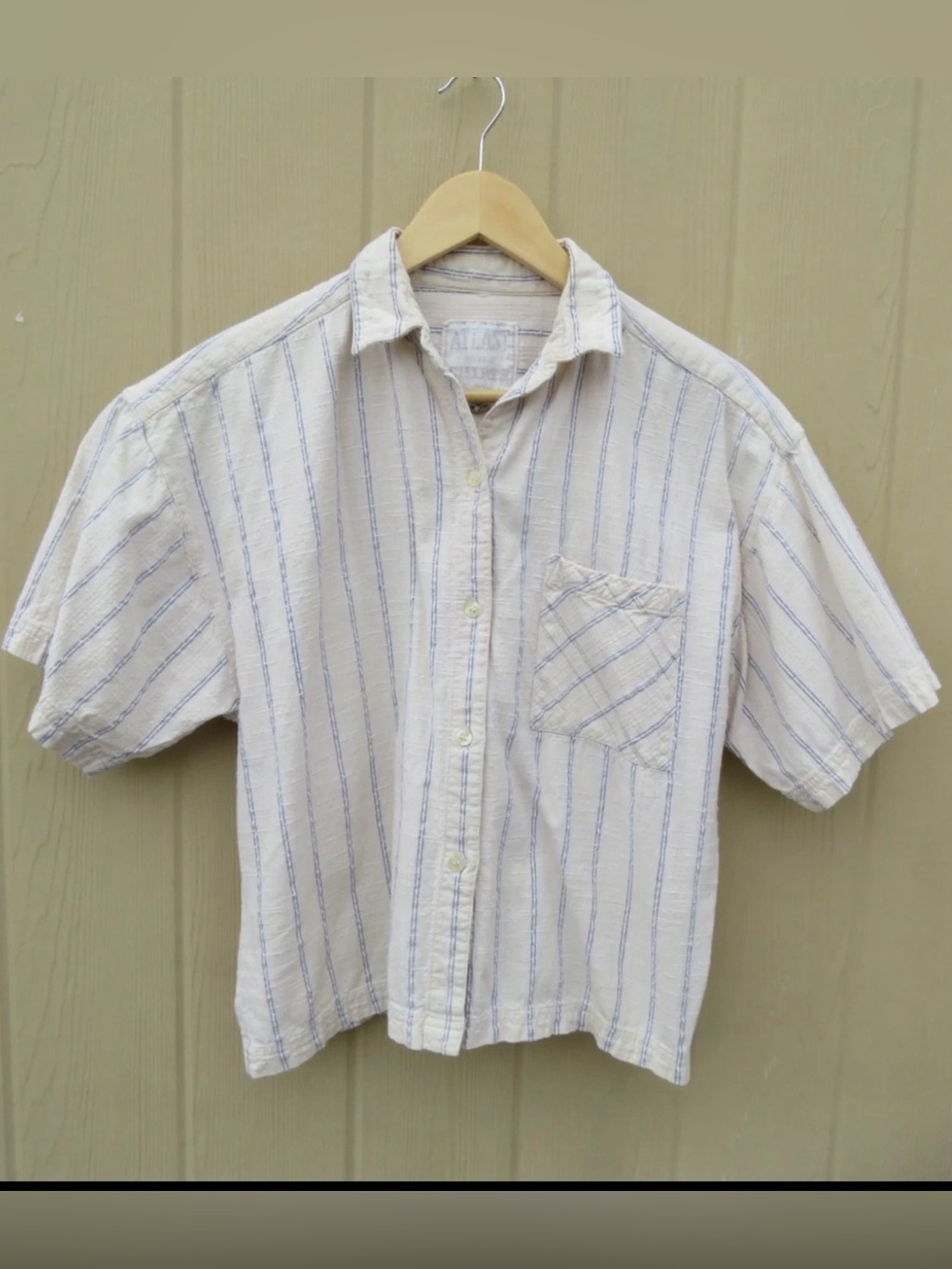 90s Textured Weave At Cream Button-Down Shirt with Blue Stripes M
